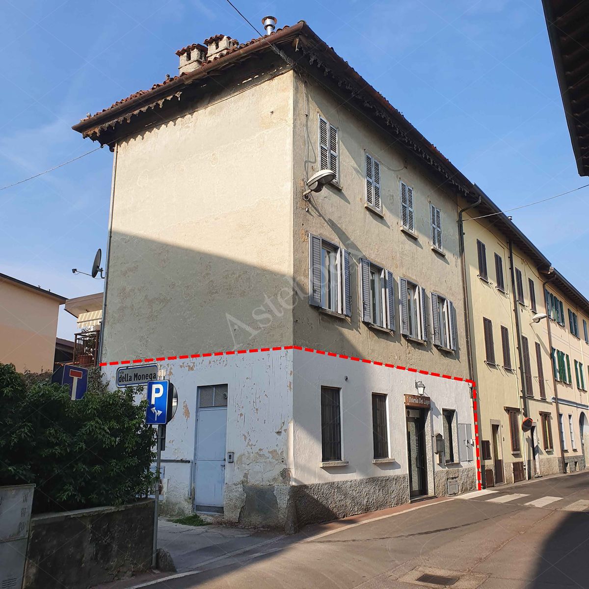 Unit immobiliare adibita a bar - ristorante di 143 mq in Rogeno