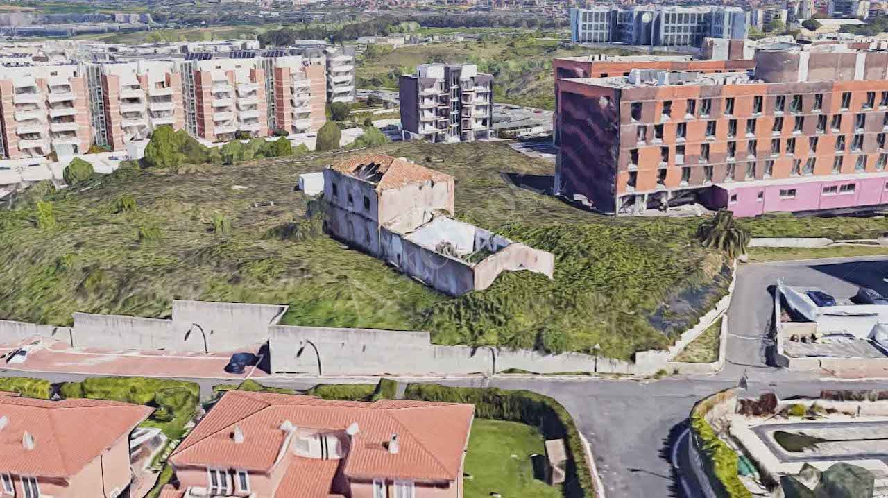 Complesso immobiliare a destinazione alberghiera con casale a destinazione residenziale in Roma