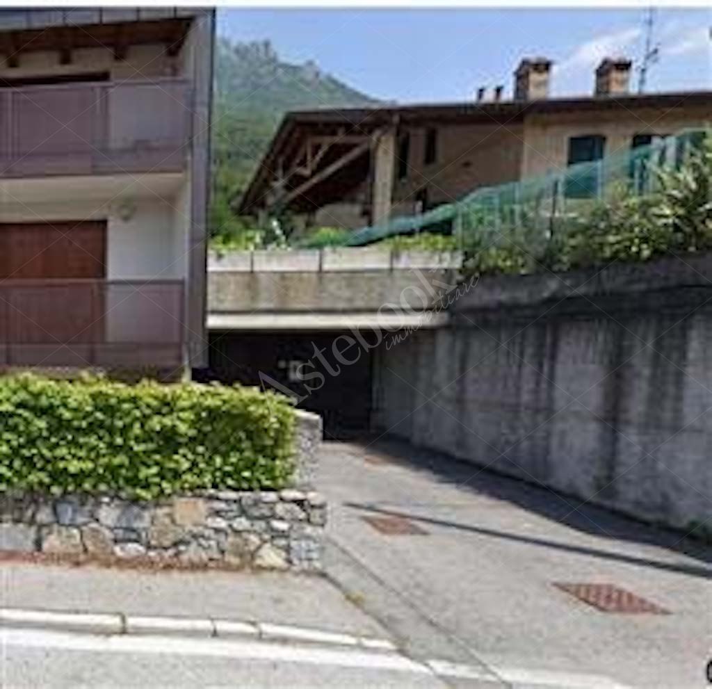 Appartamento di 103 mq con autorimessa e due cantine in Mandello del Lario