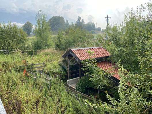 COMPLESSO RESIDENZIALE DI 498 MQ CON TERRENO EDIFICABILE DI 1100 MQ A PARLASCO