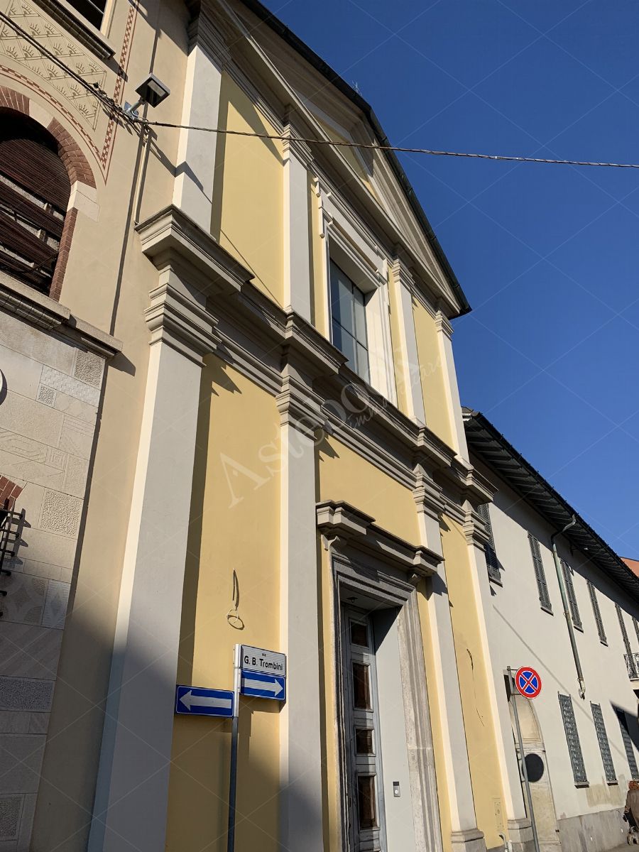 Complesso edilizio - ex convento - della superficie commerciale di 3.300 mq in Gallarate